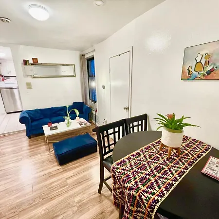 2 Bedrooms Flat 5 Minutes From Times Square
